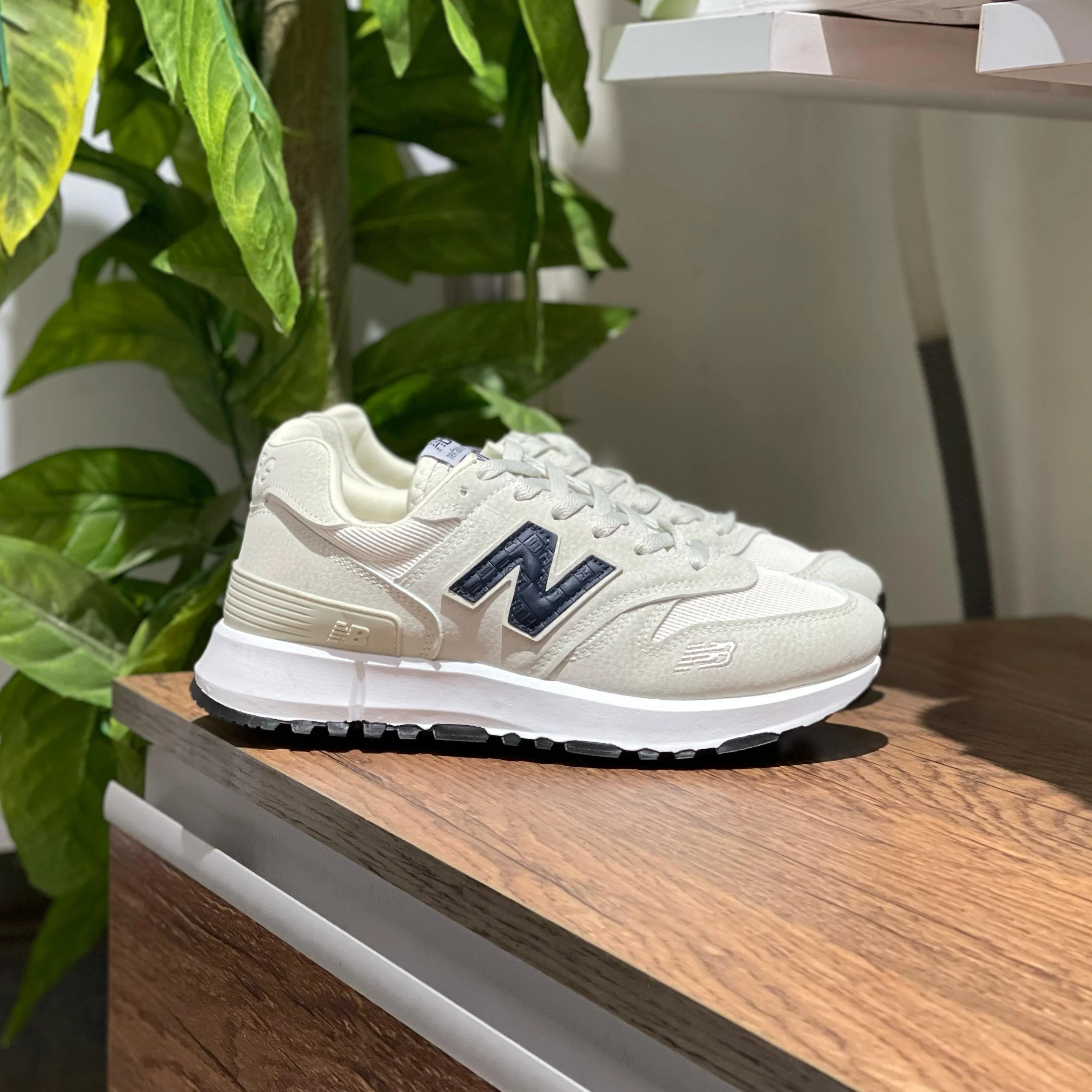 New Balance 520 White