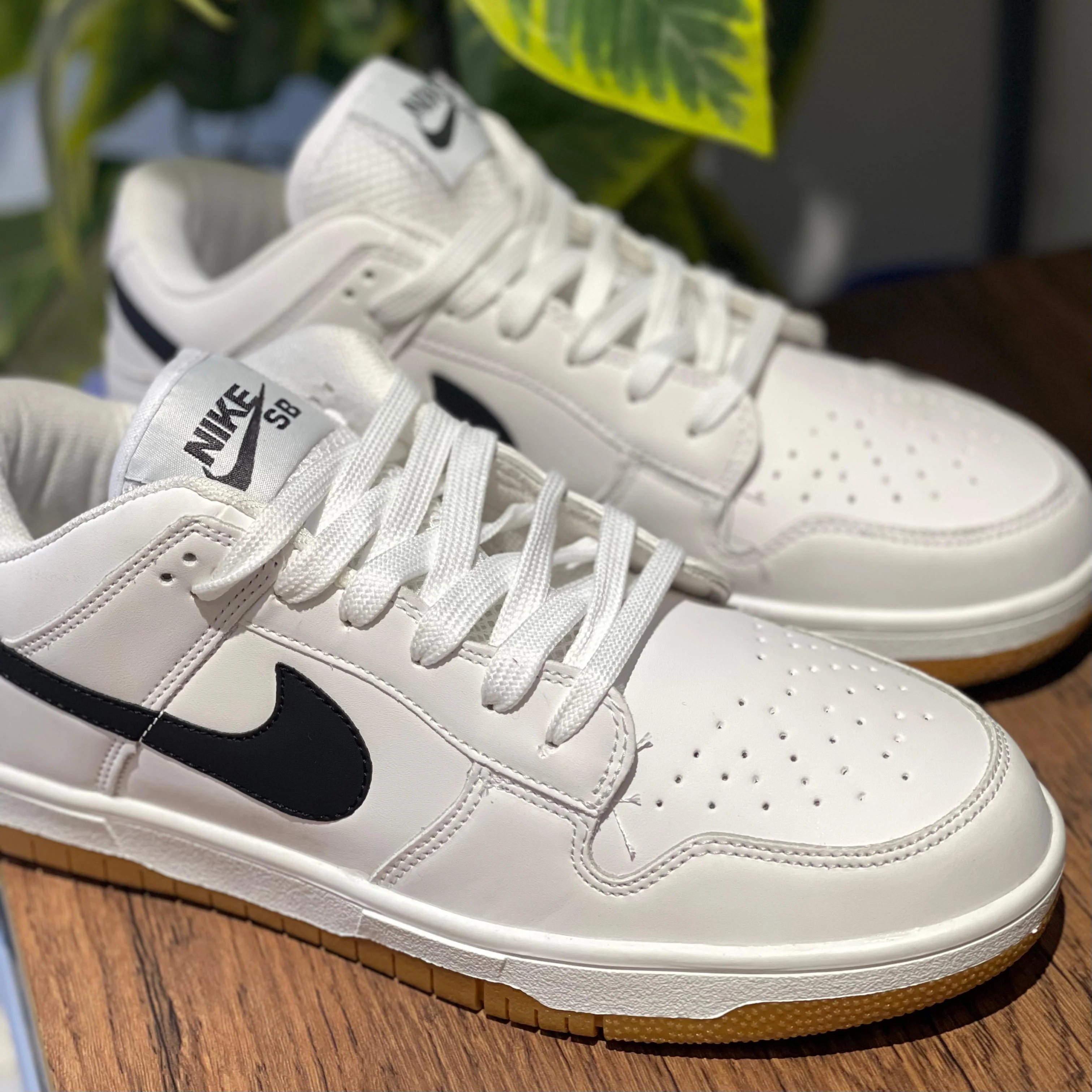 NIKE SB WHITE  "With Box" - Image 4