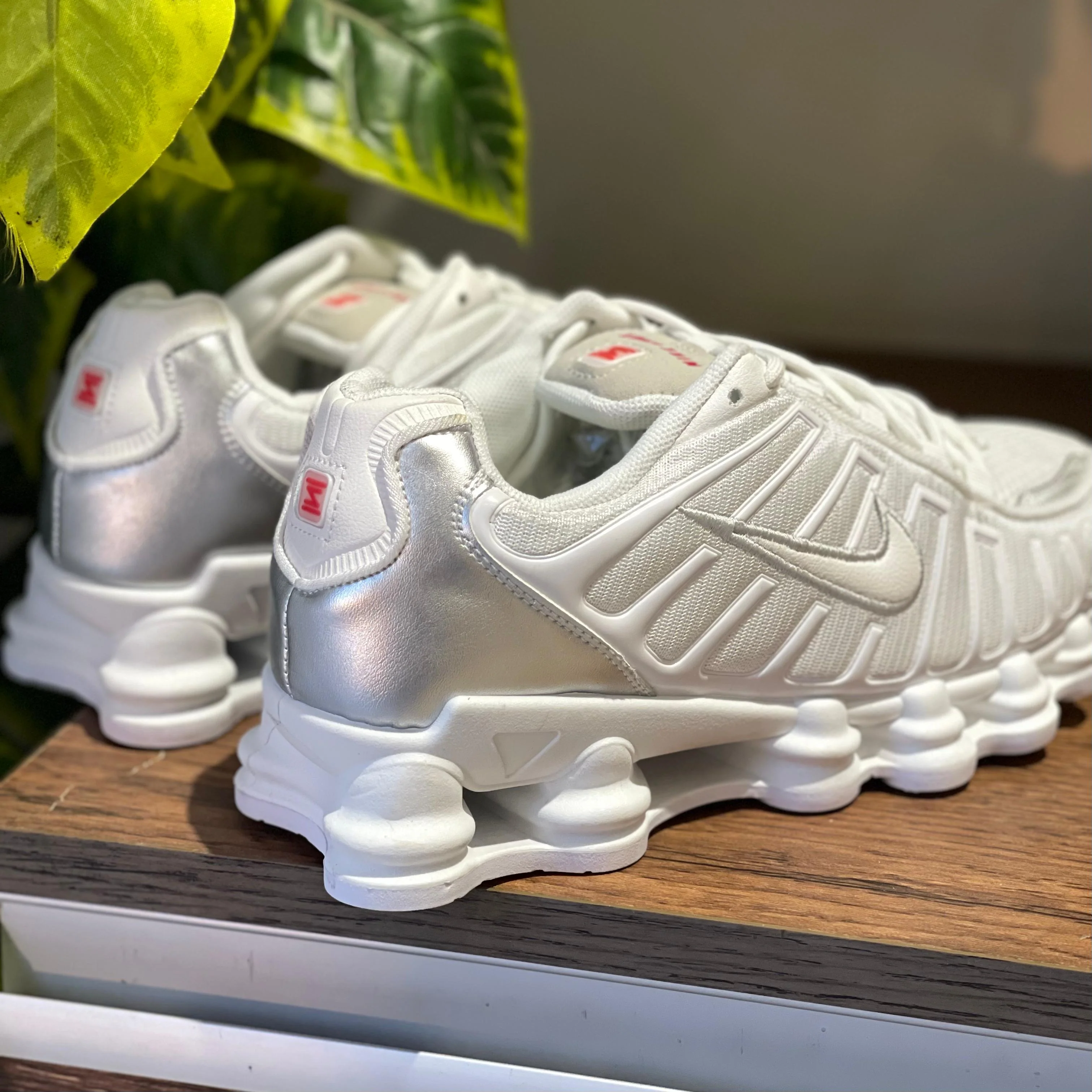 Nike Shoks White - Image 2