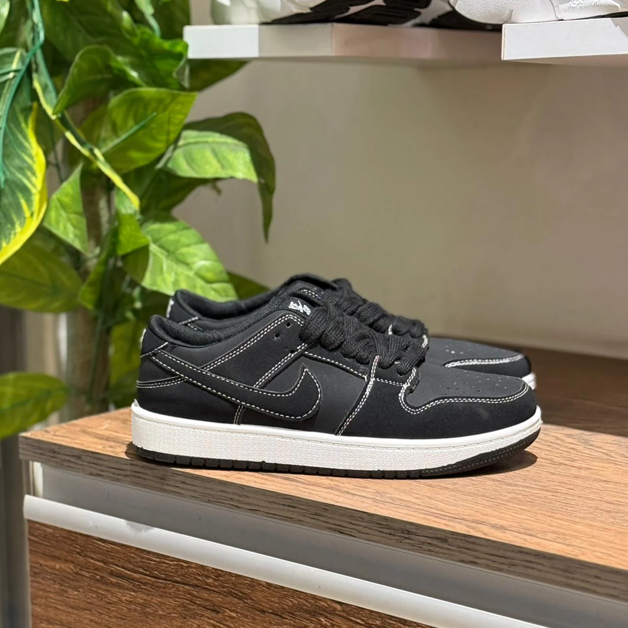NikeSB Black estif